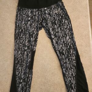 Nike Dri Fit Black and White Patterned Leggings Size XS